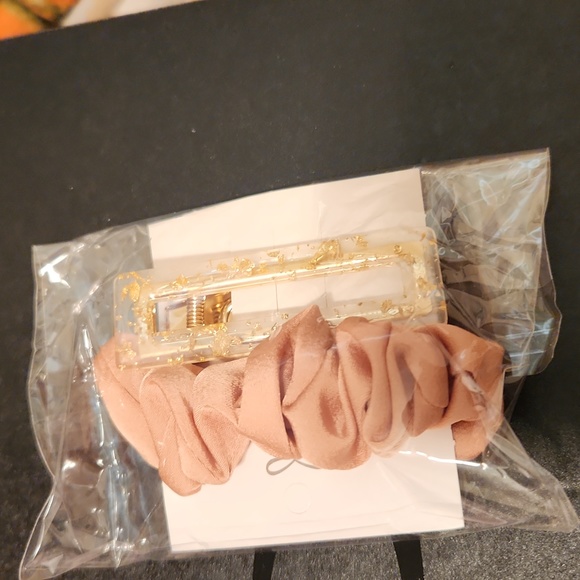 Pretty girl eyelashes 💕 - Picture 2 of 5